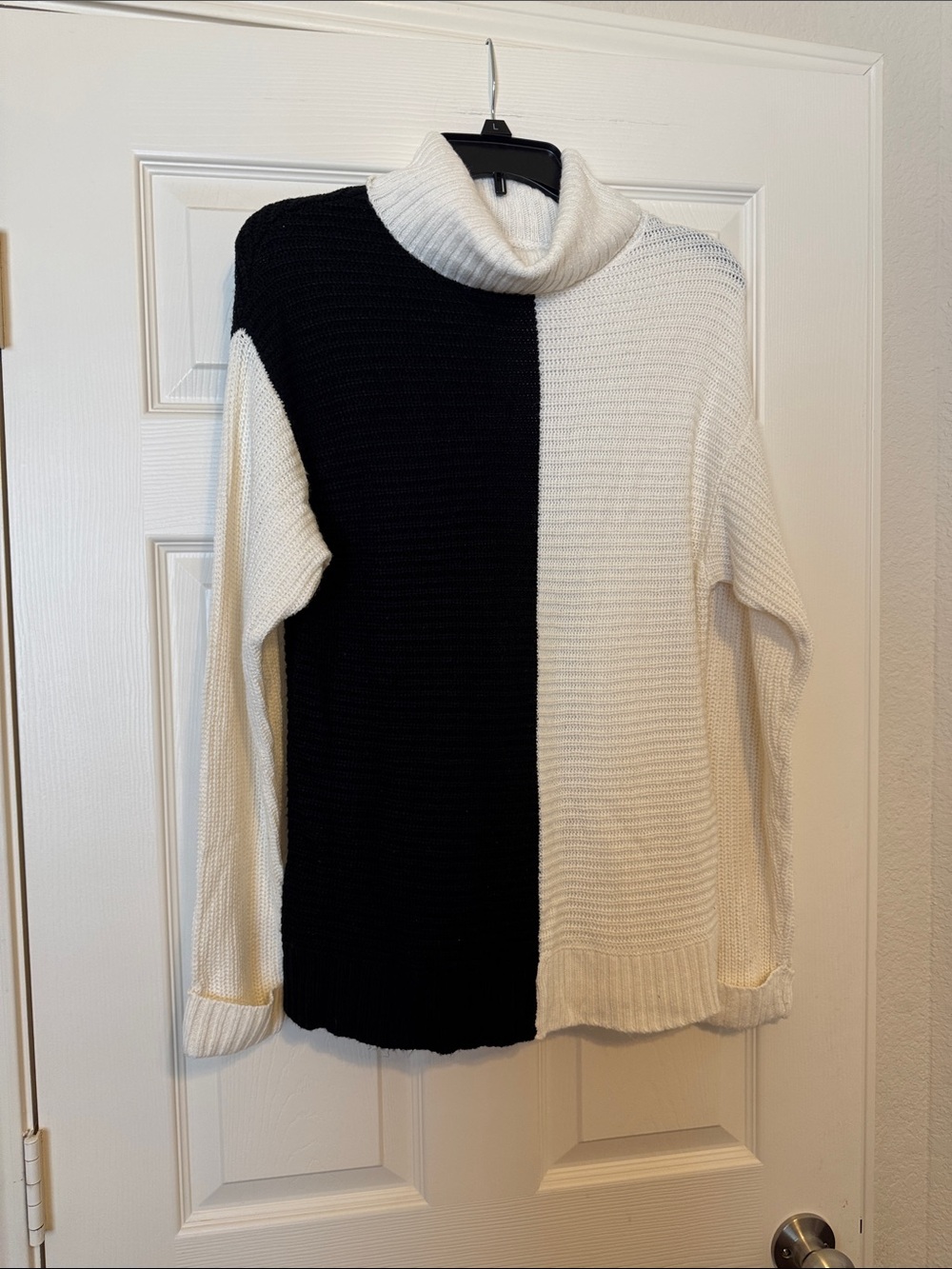 NY&CO Colorblock Turtleneck Sweater - Black & White